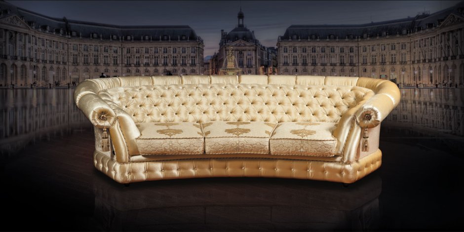 Диван с золотыми ножками