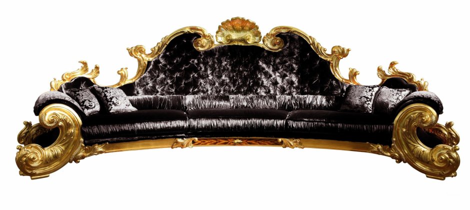 Диван с резной спинкой