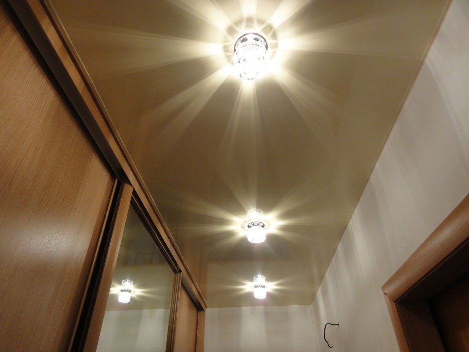 Светильник в прихожую