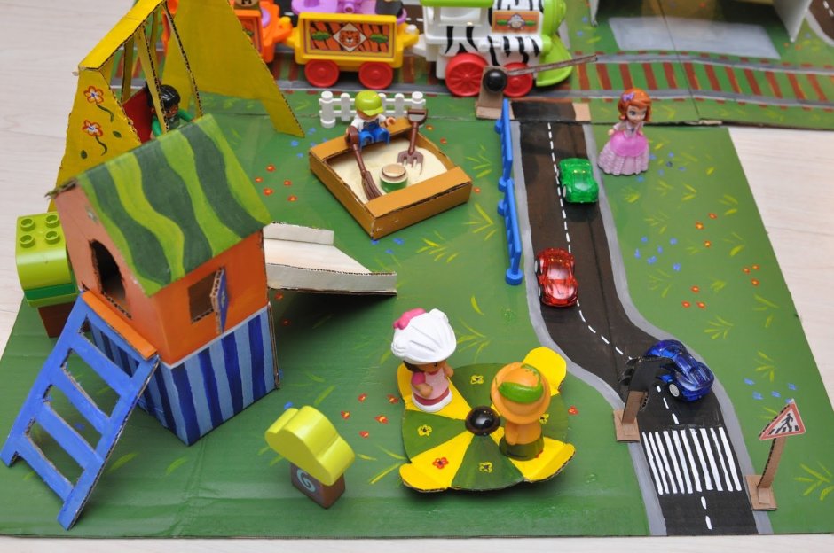 Макет детской площадки