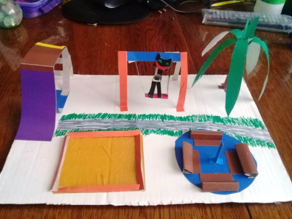 Макет детской площадки из картона