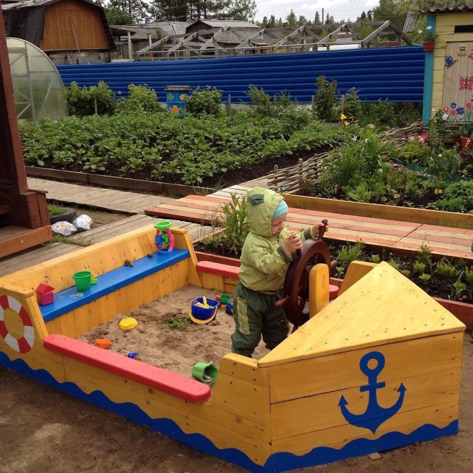 Песочница в детском саду
