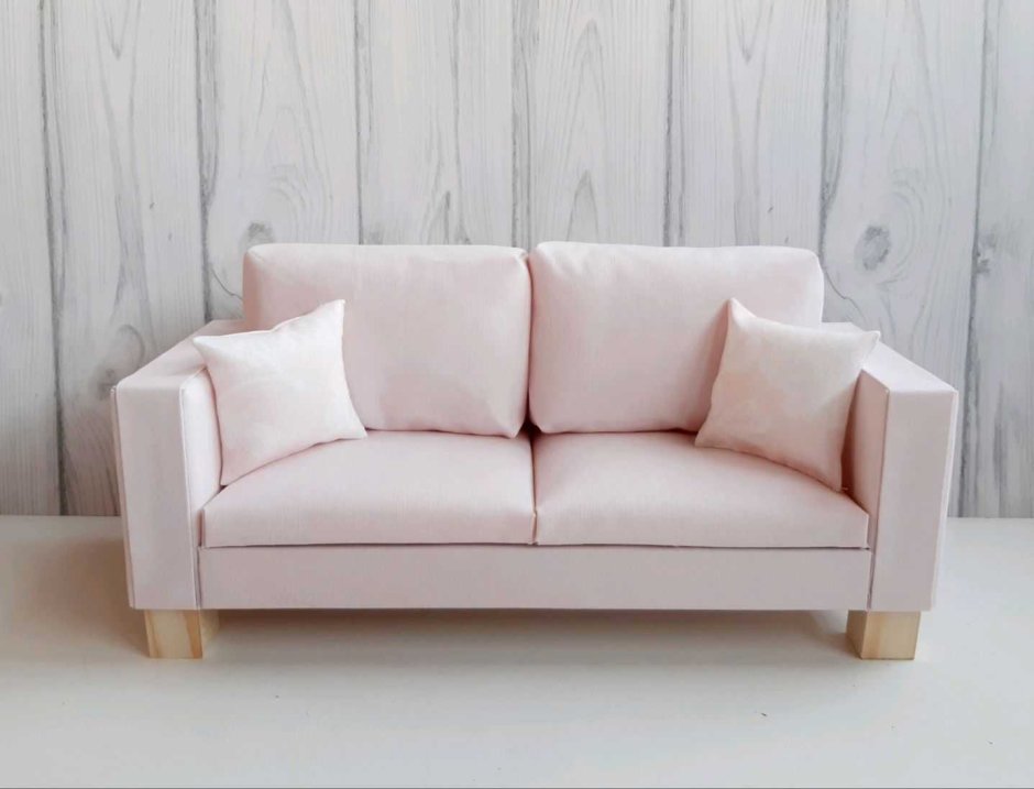 Сломанный диван