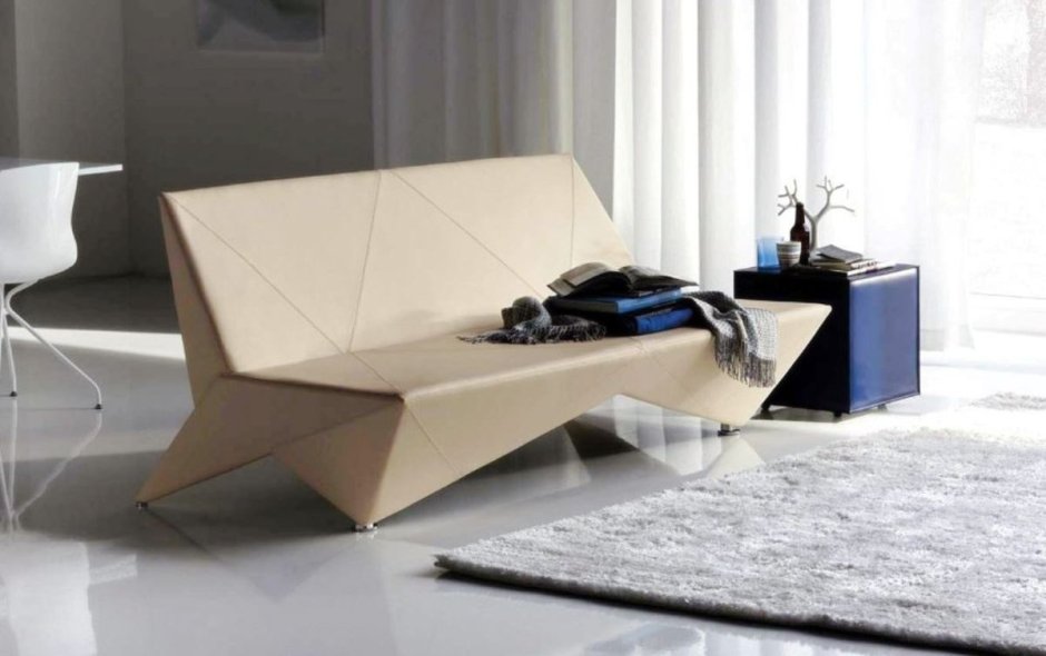 Тюлень на диване