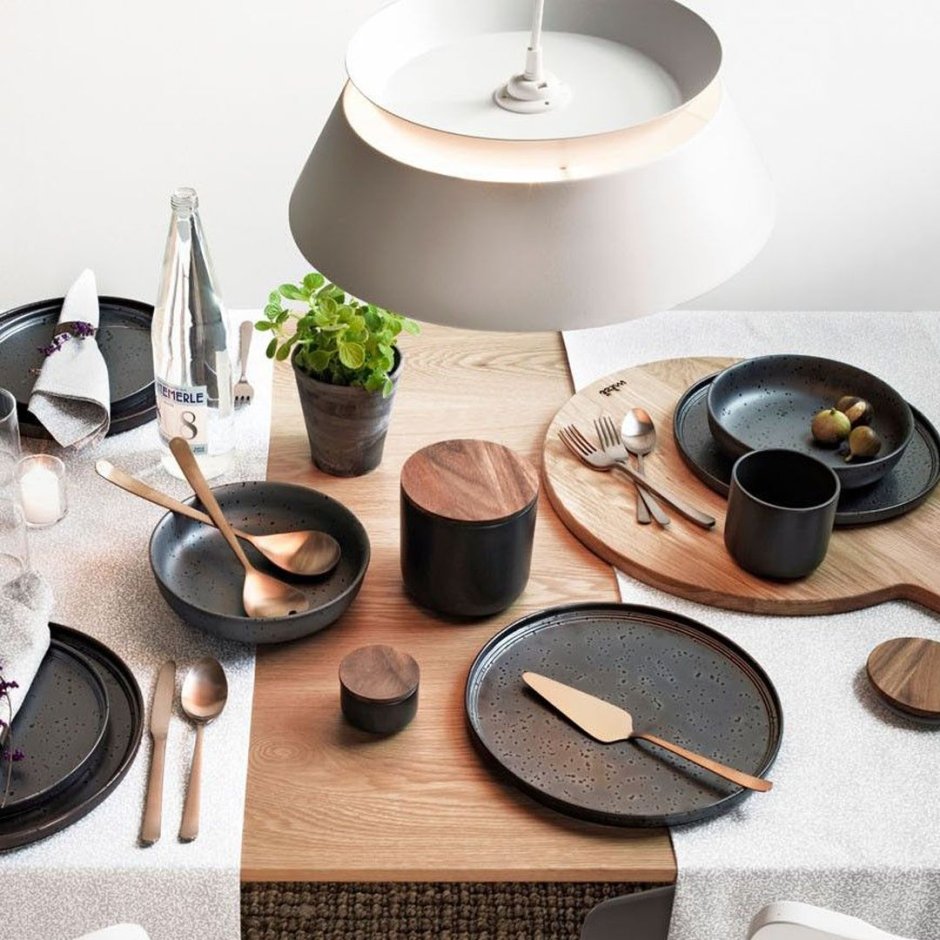 Синяя посуда на кухне