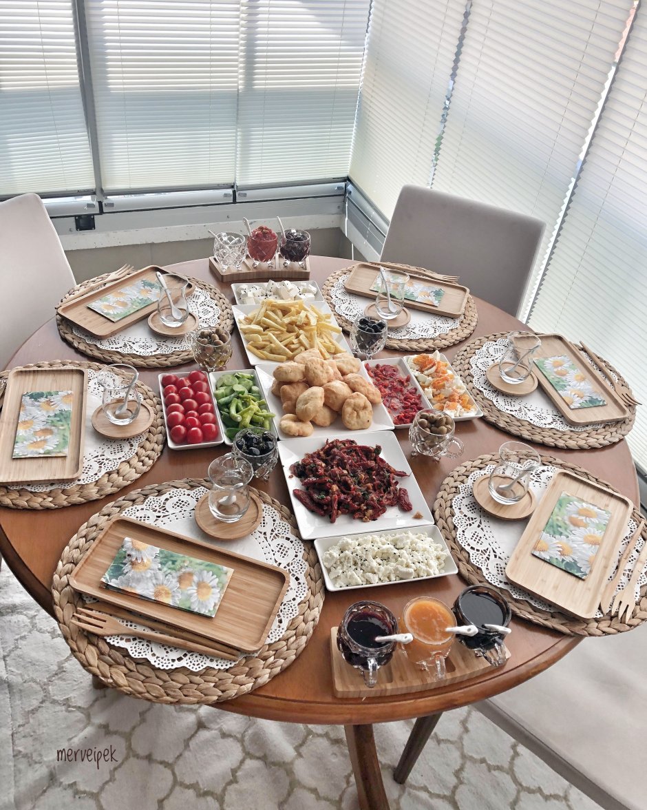 Сервировка Луиз Лилак