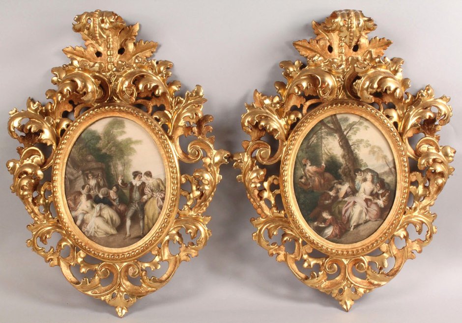 Серебристое зеркало в стиле рококо