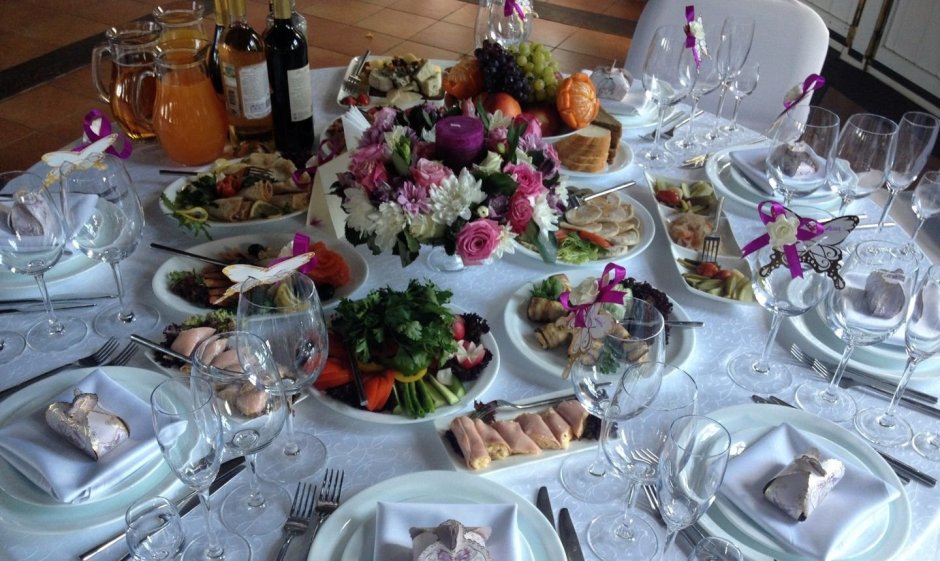 Сервировка праздничного стола