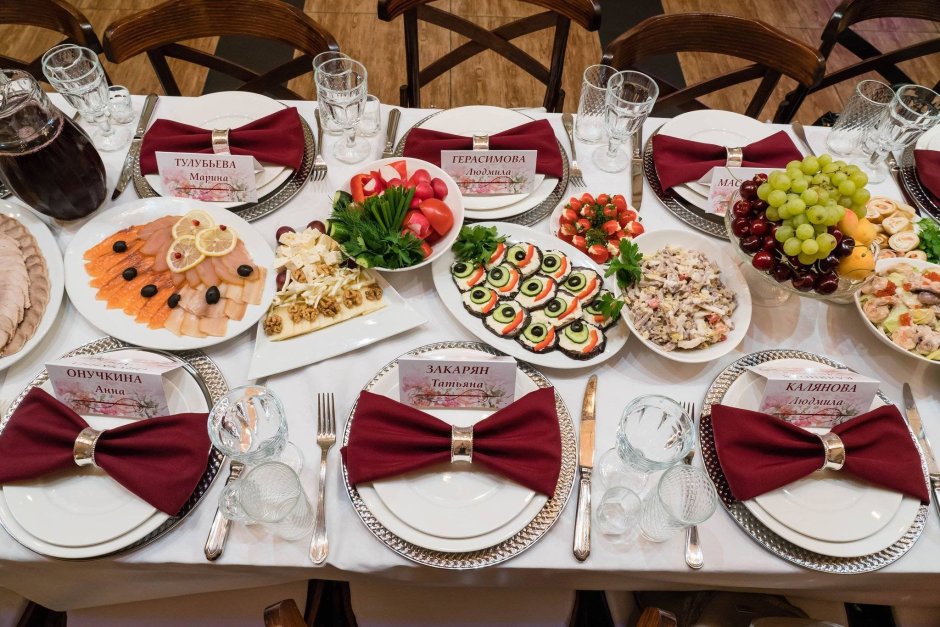 Украшение стола