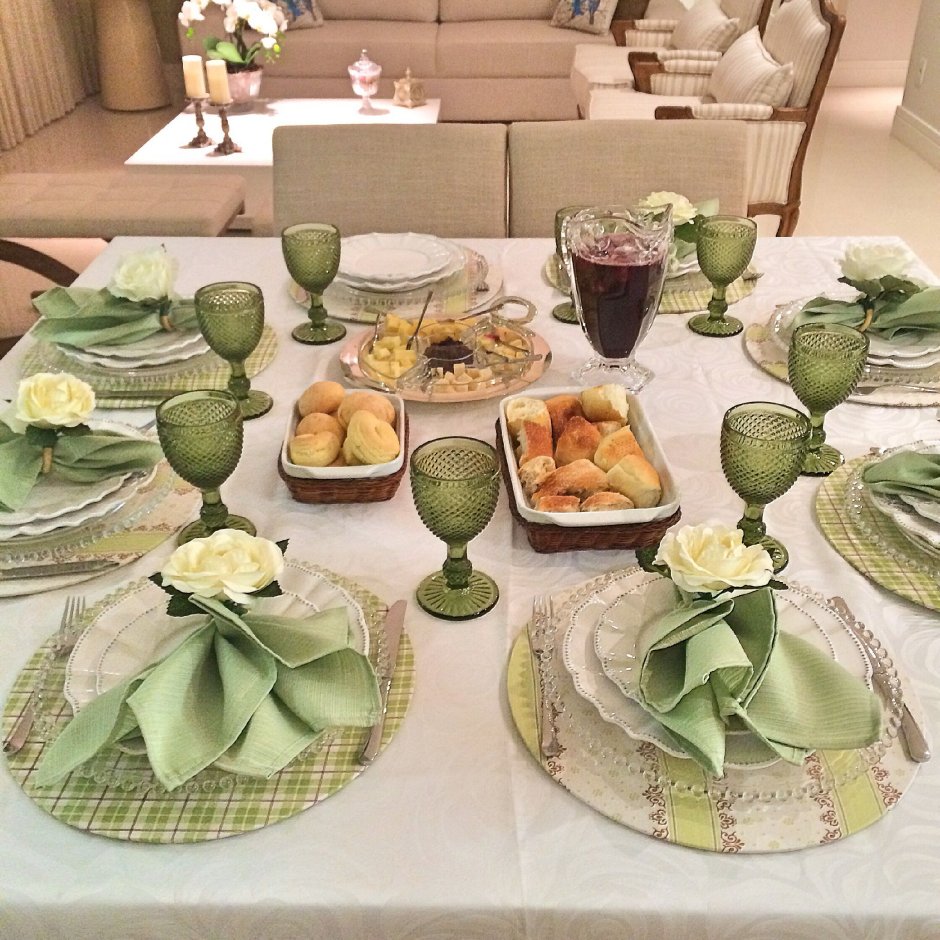 Сервировка праздничного стола