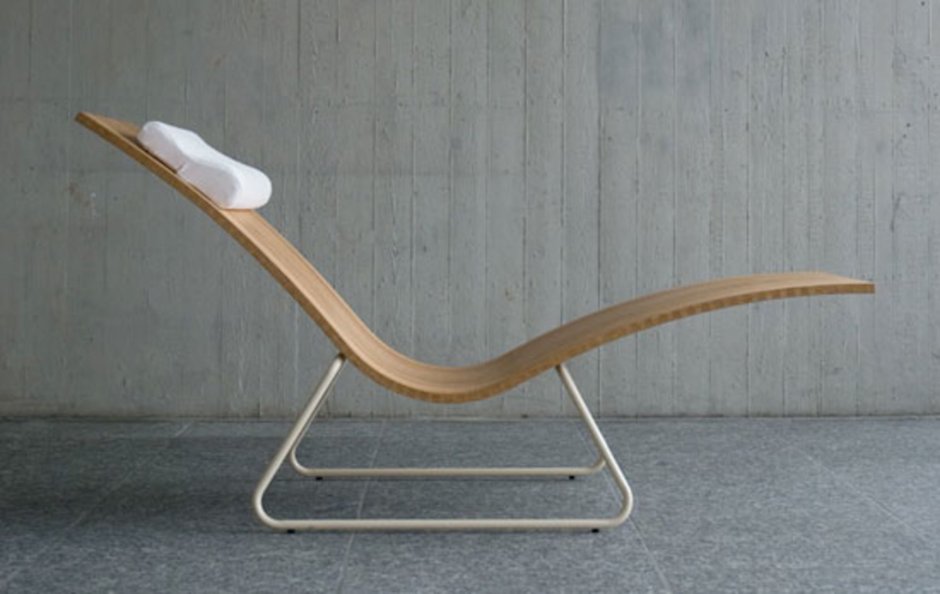 Шезлонг из гнутой древесины