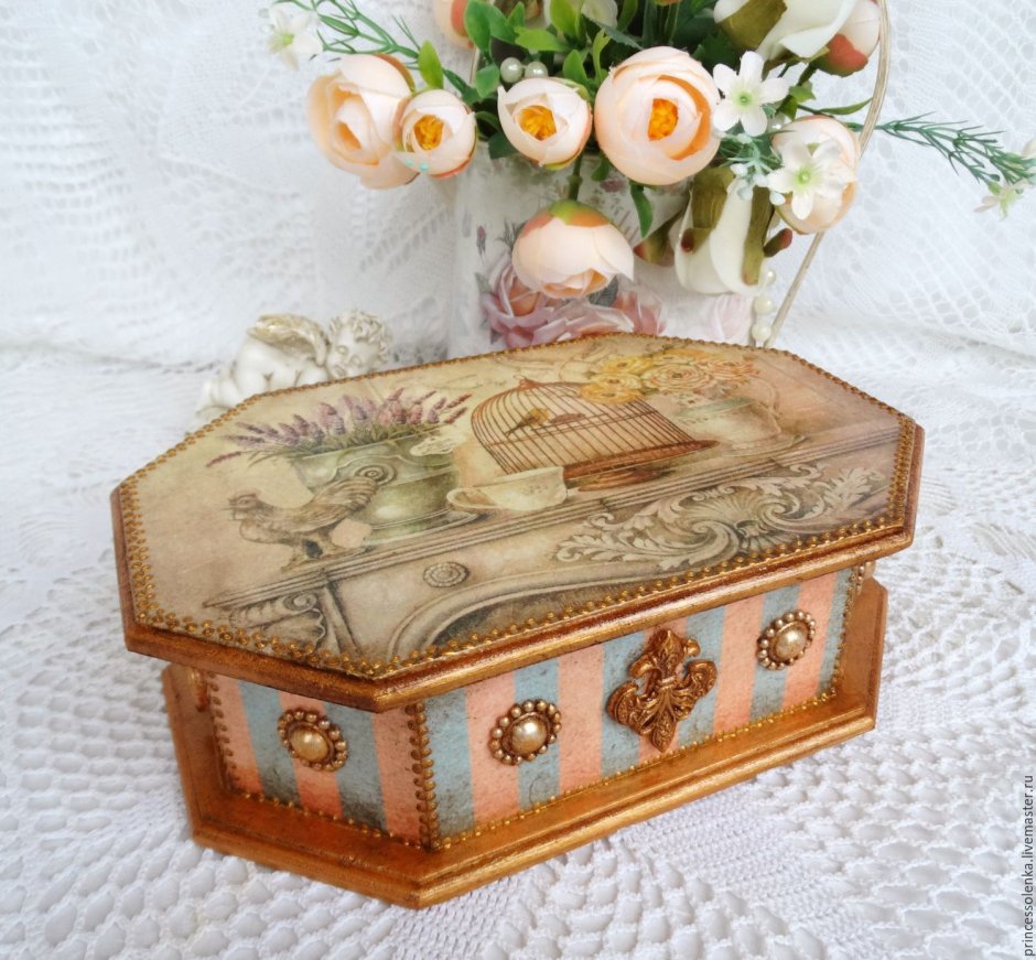 Винтажная шкатулка для украшений