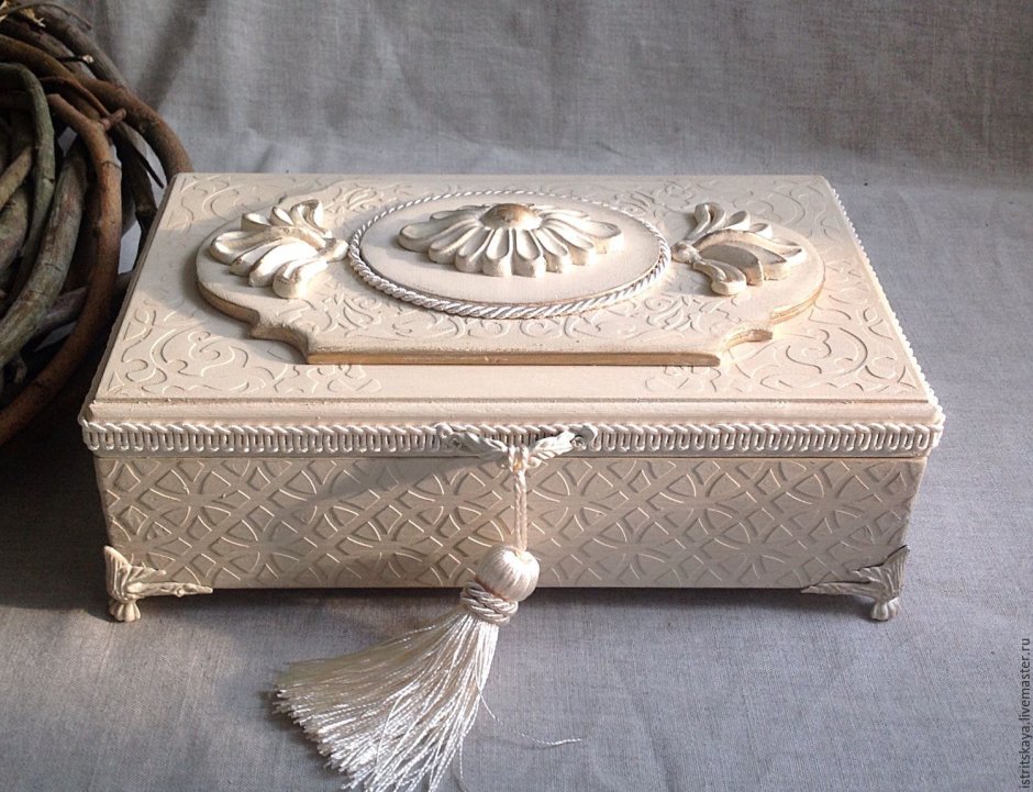 Белая шкатулка декупаж
