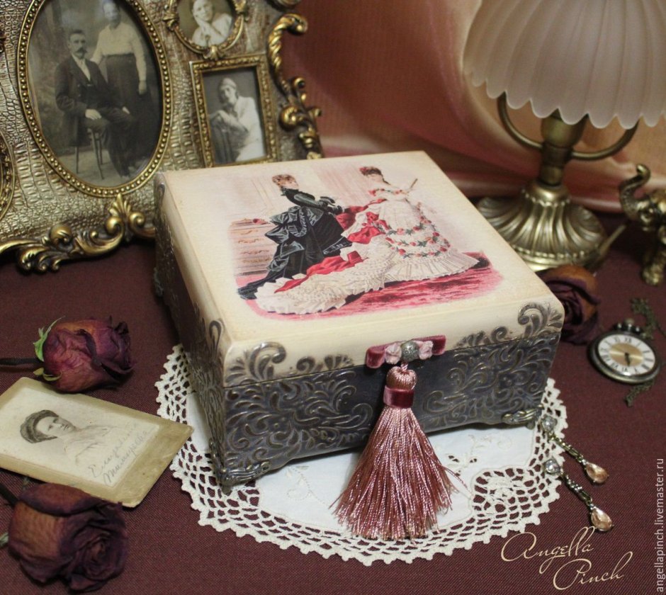 Шкатулка для украшений с декупажем