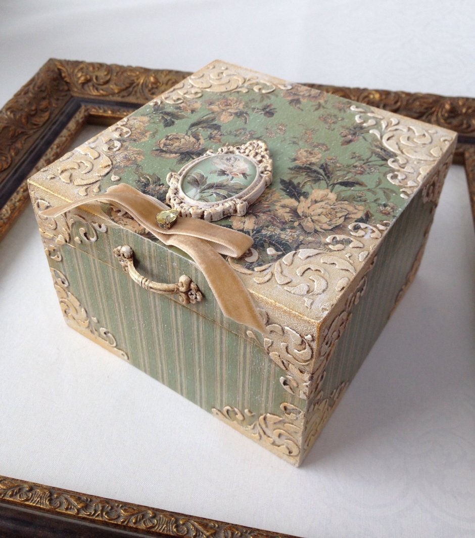 Шкатулка в винтажном стиле