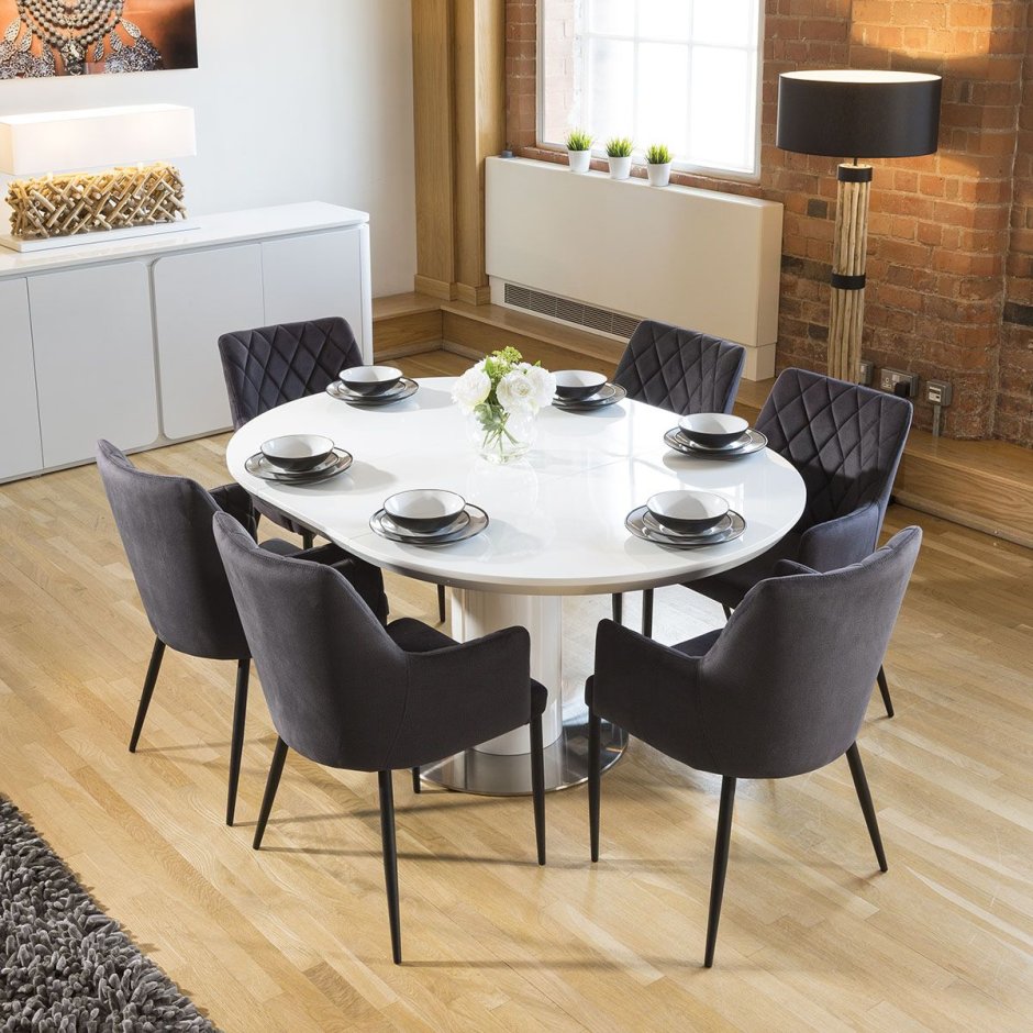 Extendable Round Table