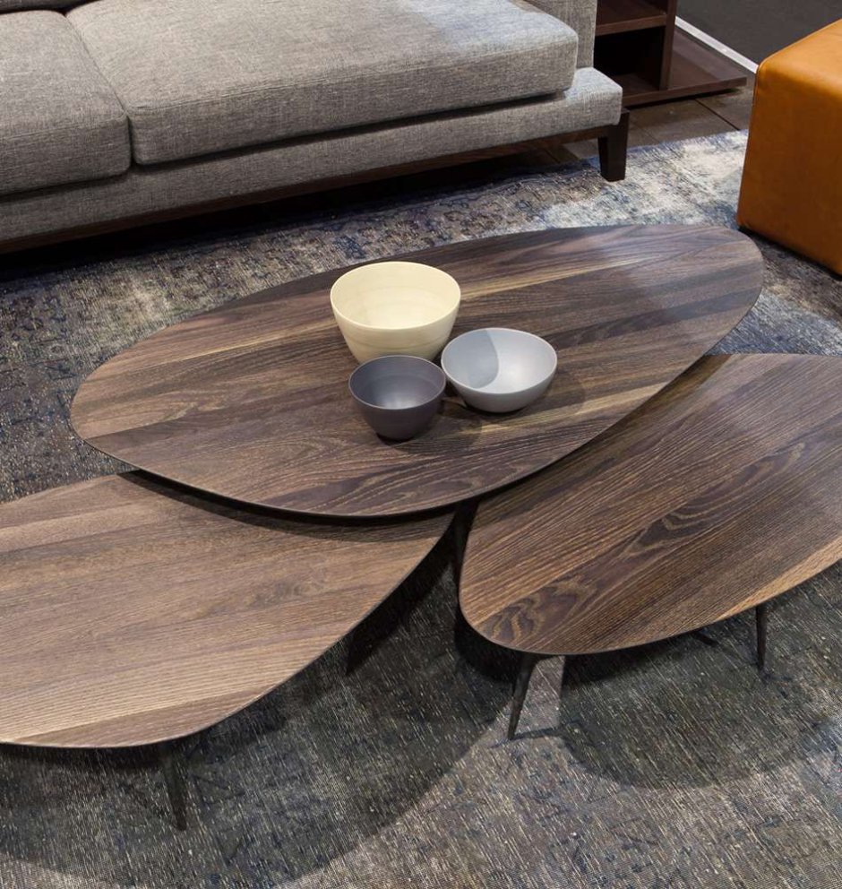 Столик журнальный дерево