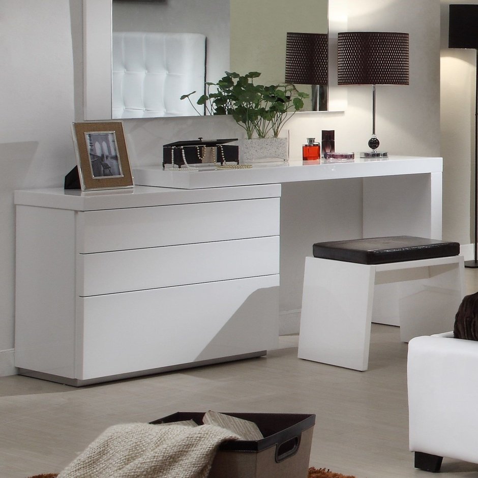 Стол с комодом вместе