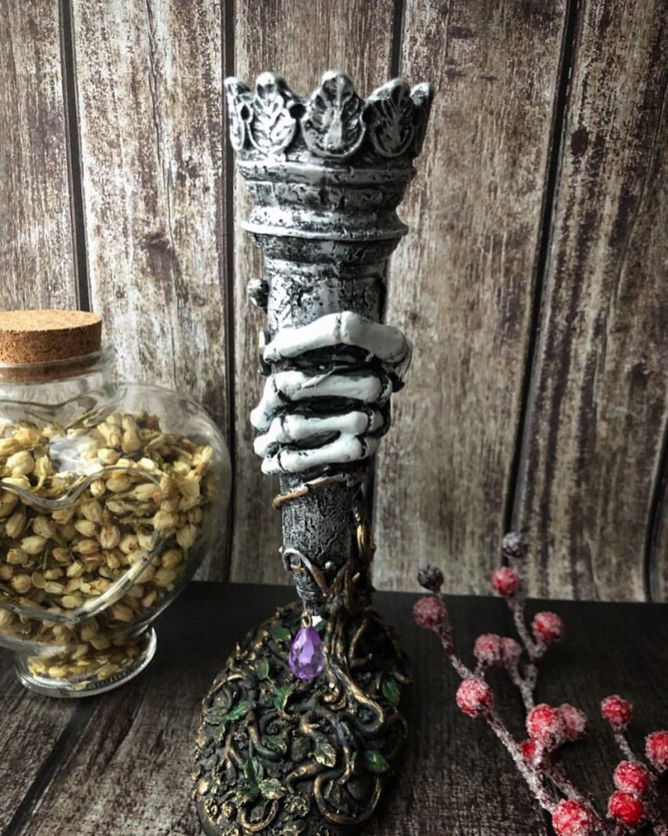 Свеча в подсвечнике