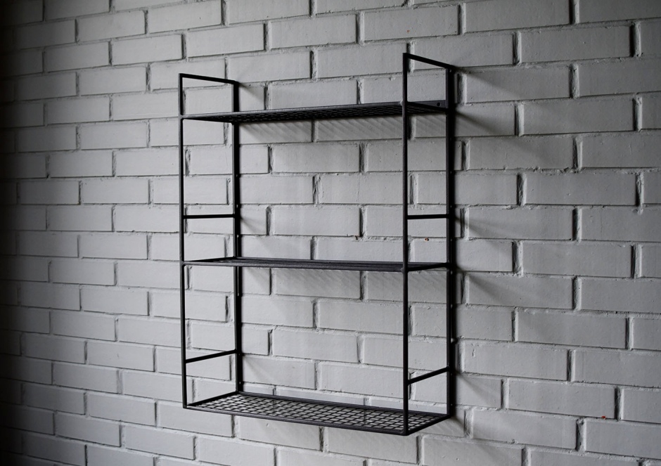 Полочка из камня