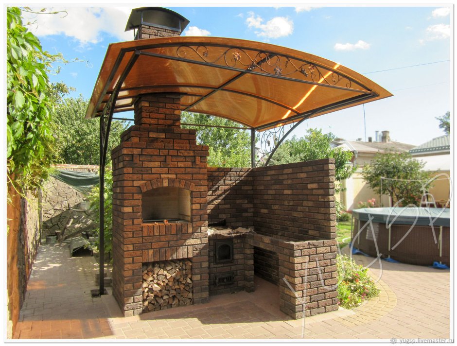 Барбекю под навесом