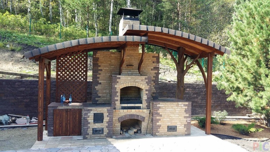 Зона барбекю с навесом