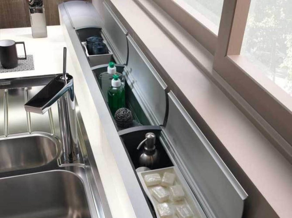 Кухонная столешница без плинтуса