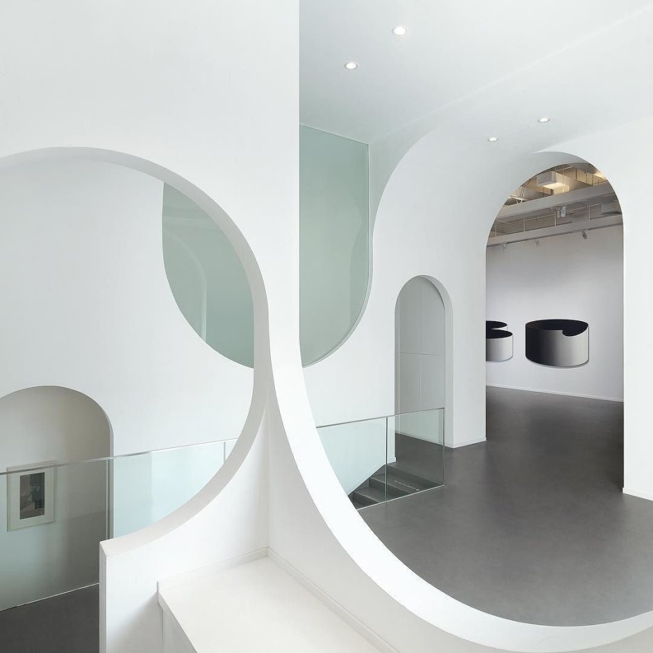 Арка в футуристическом стиле