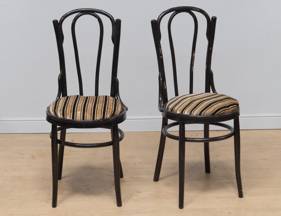 Древний стул