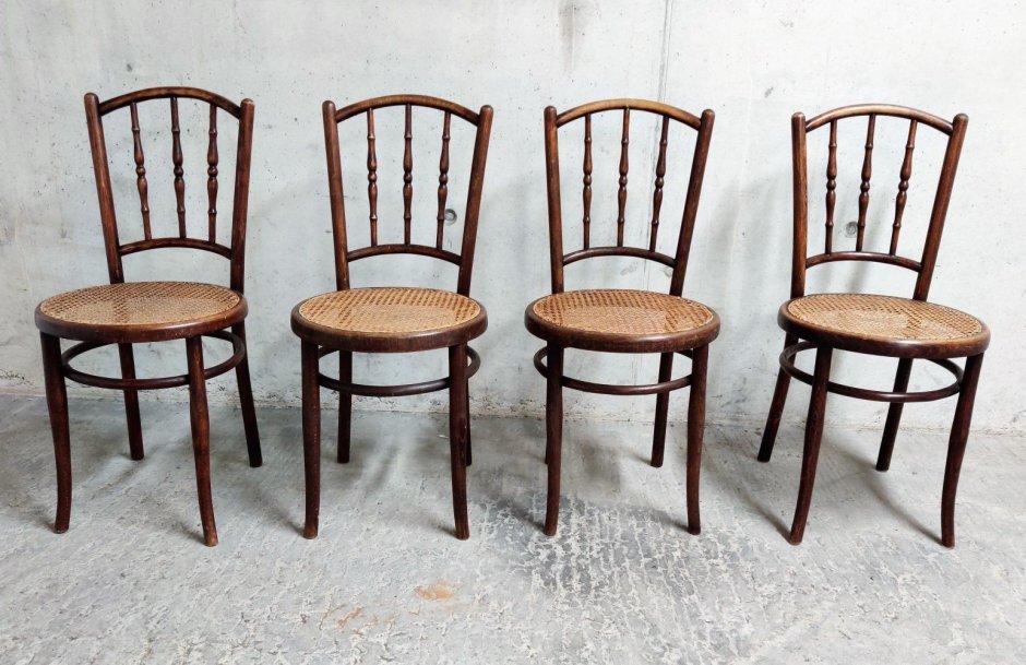 Венская мебель братьев тонет