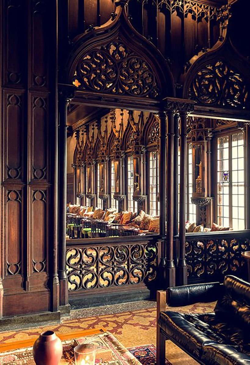 Готический интерьер ресторана