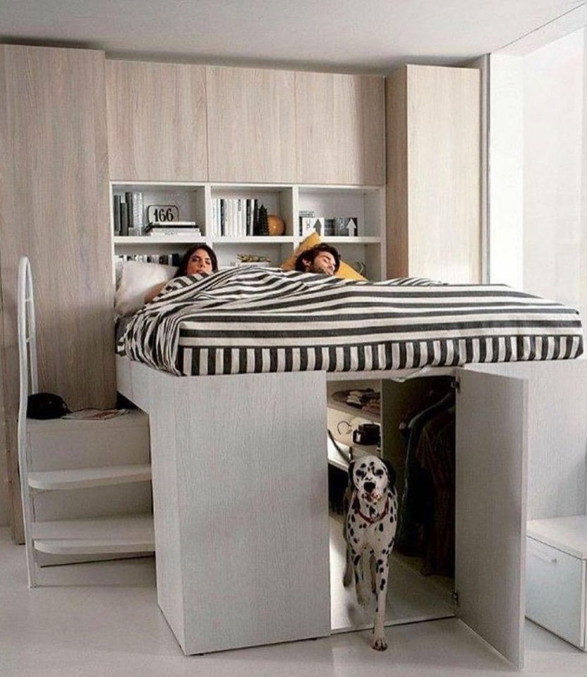 Кровать с потайной комнатой