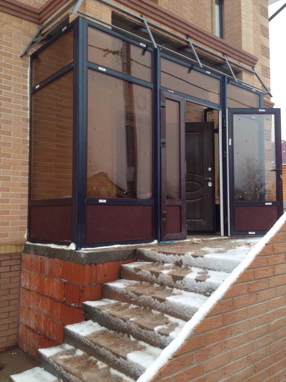 Остекление входной группы