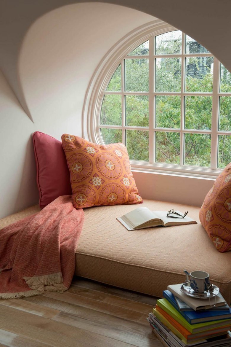 Диванчик в эркере