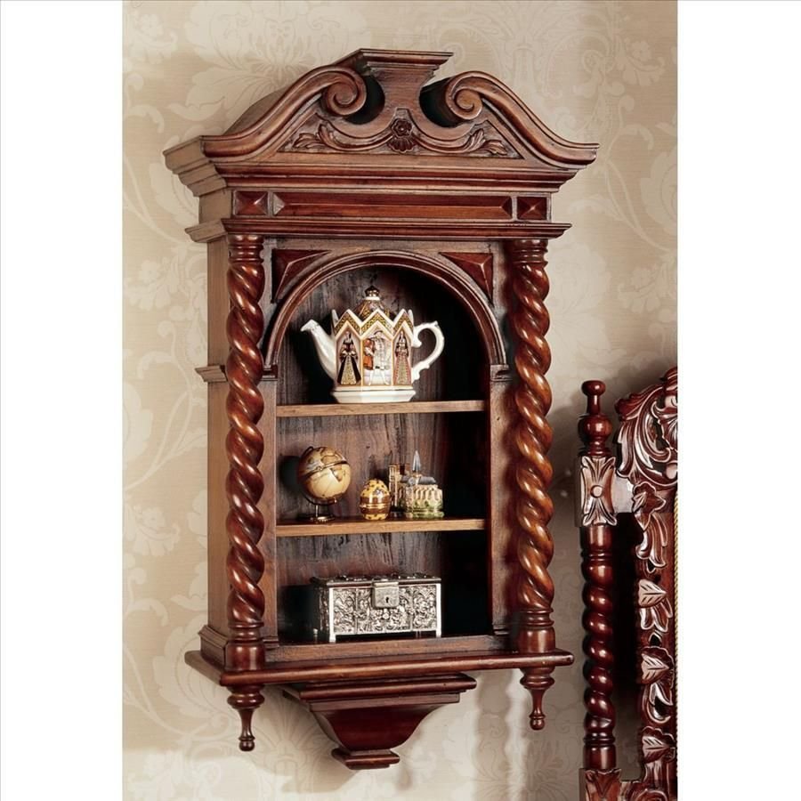 Шкаф в винтажном стиле белый