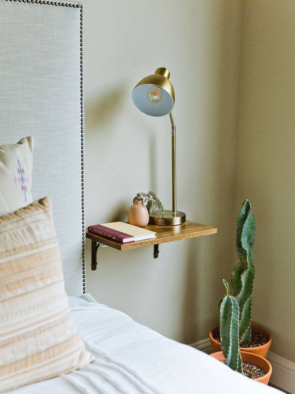 Полки прикроватные настенные