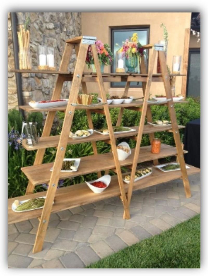 Деревянный стеллаж для цветов