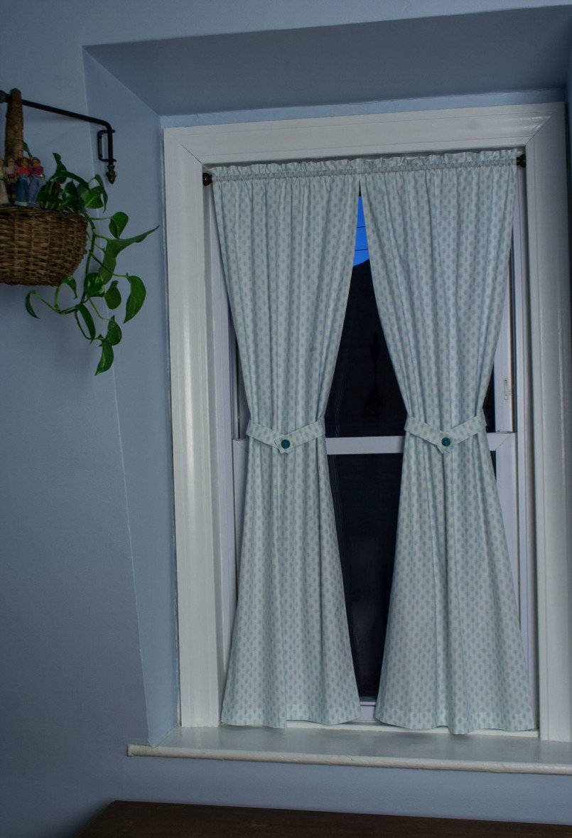 Шторы на балконный проем