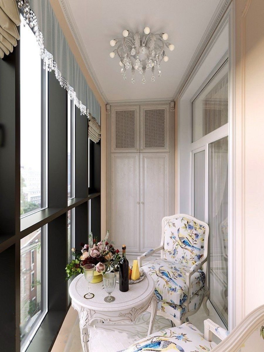 Балкон в классическом стиле