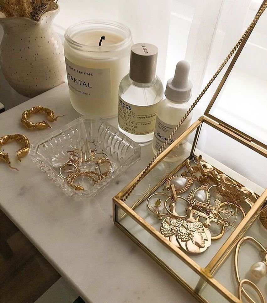 Туалетнй Стоик с косметикой