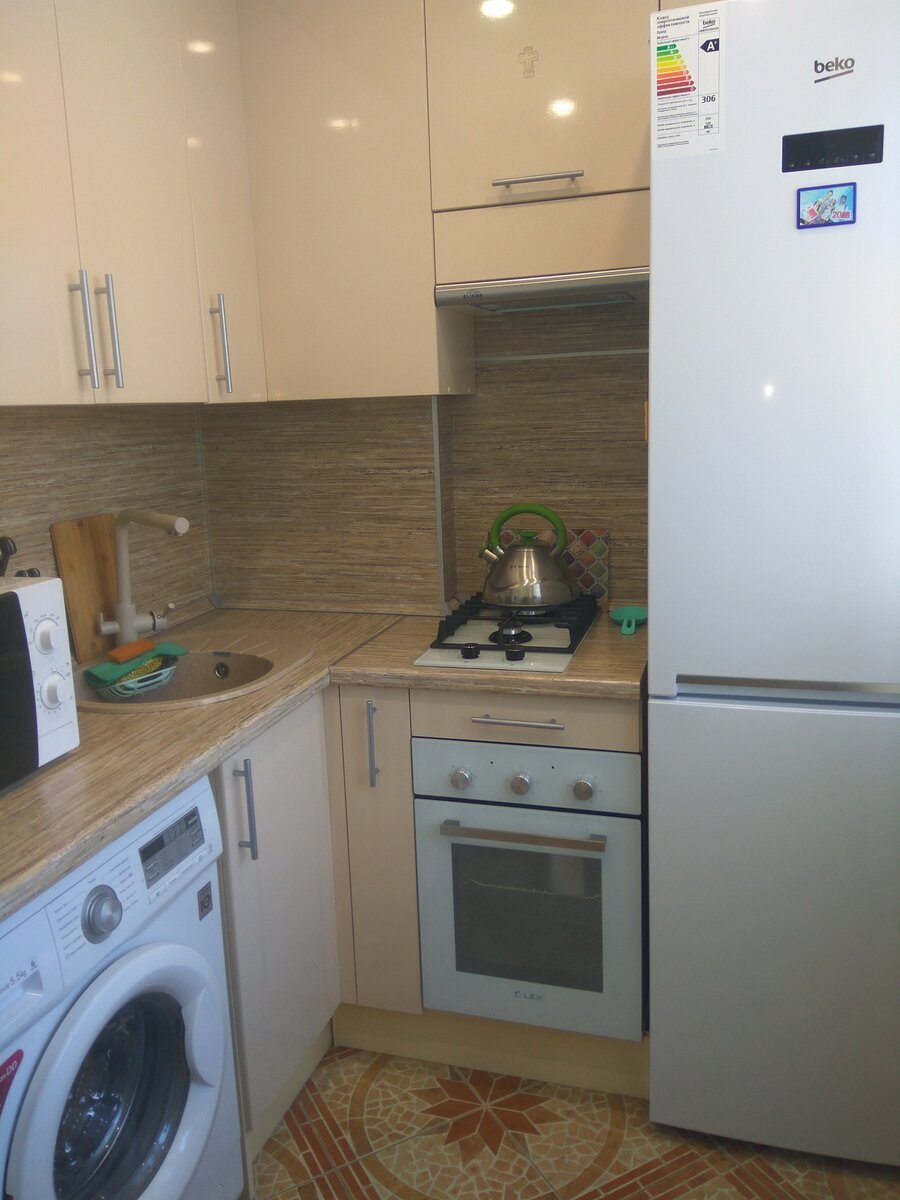 Кухня хрущевки с холодильником и стиральной