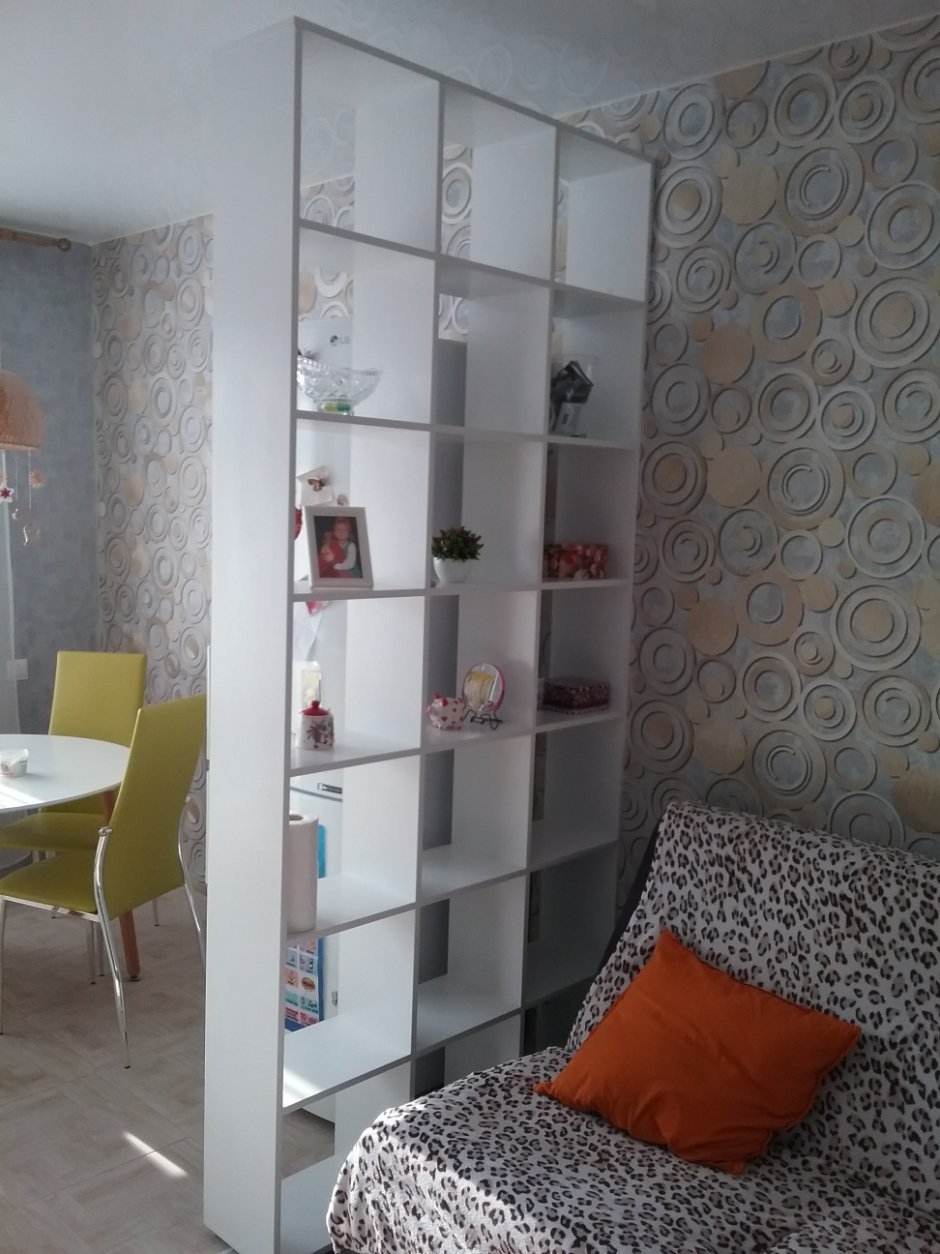 Перегородка с полками