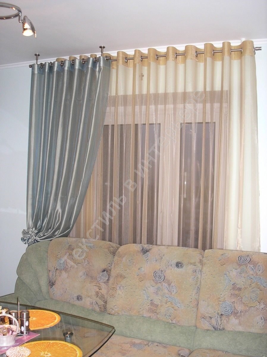 Тюль и портьера на люверсах на одном карнизе