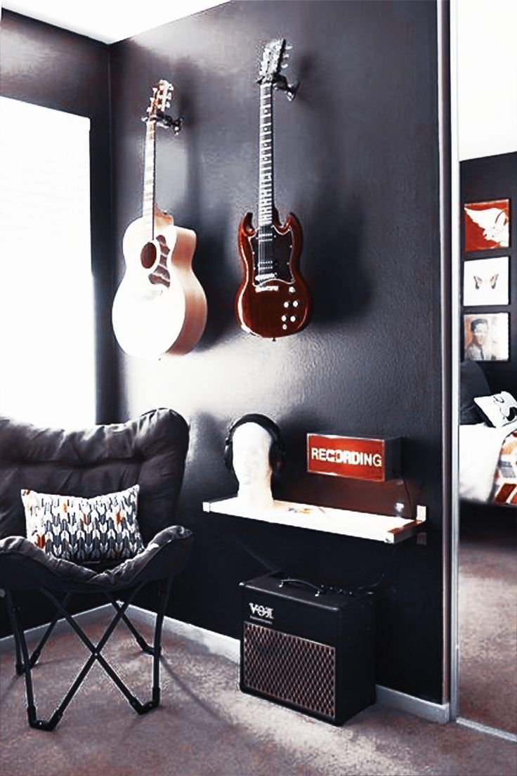 Музыкальные инструменты в интерьере