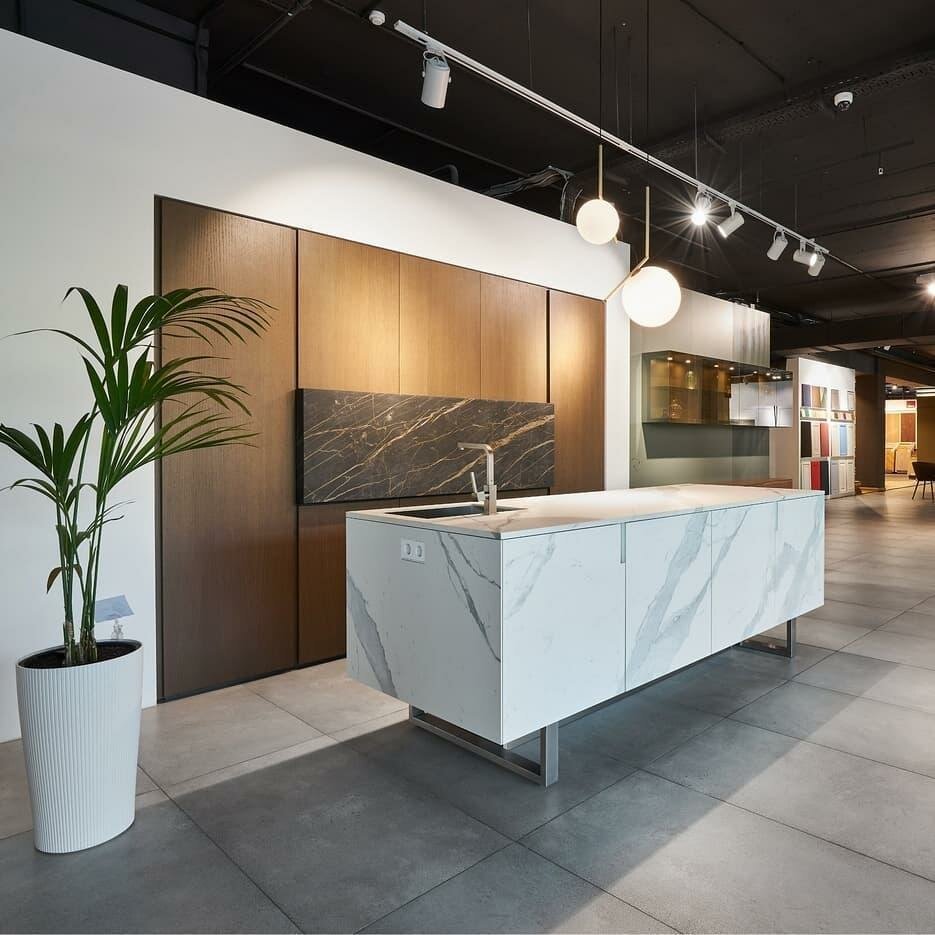 Остров на кухне из керамогранита