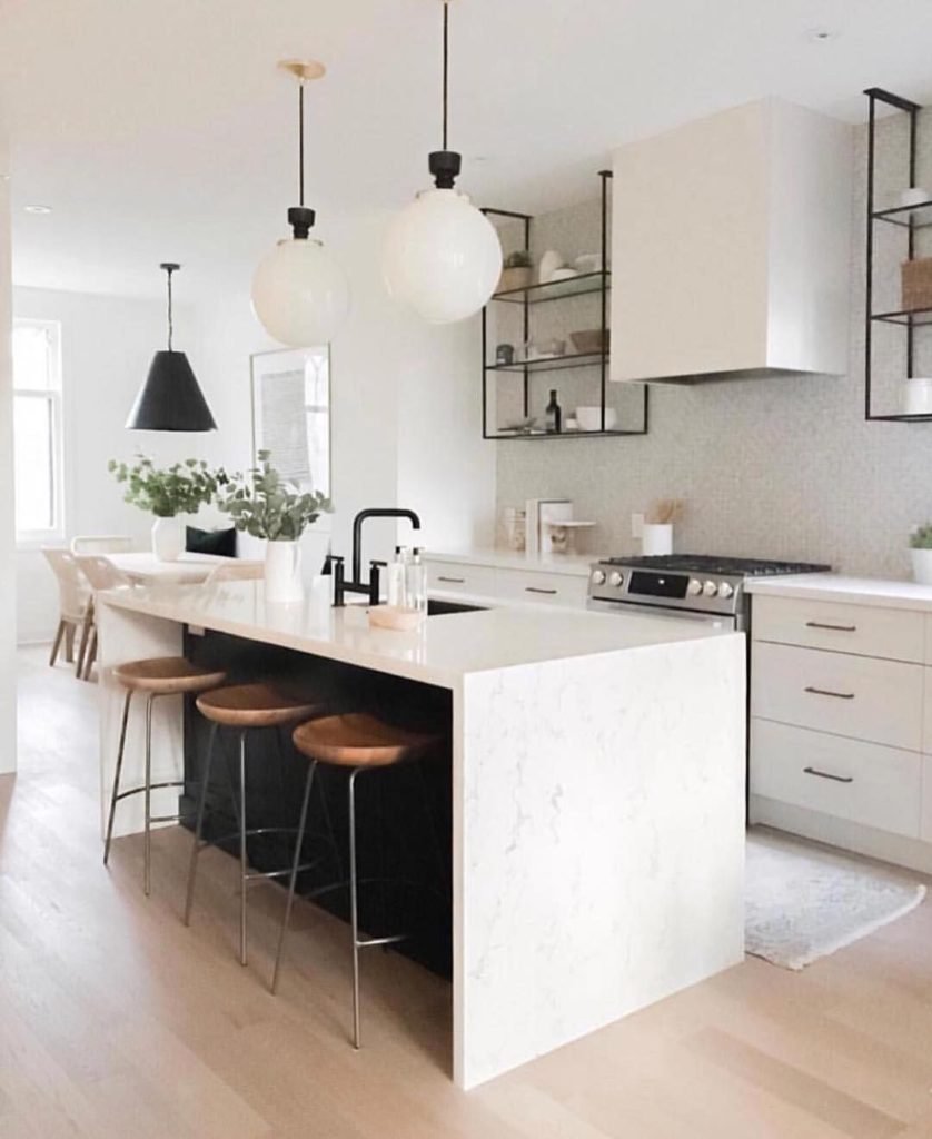 Кухонный остров белый