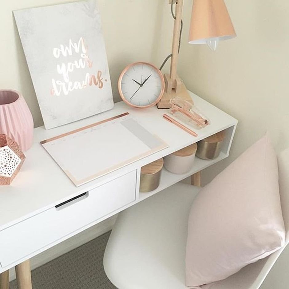 Красиво украсить рабочий стол кухни