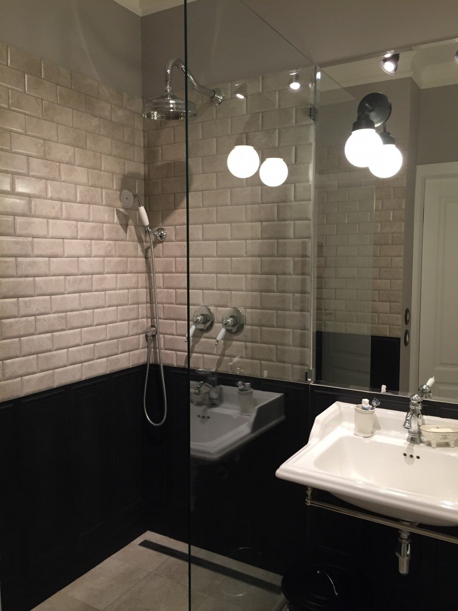 Плитка кабанчик до потолка в ванной