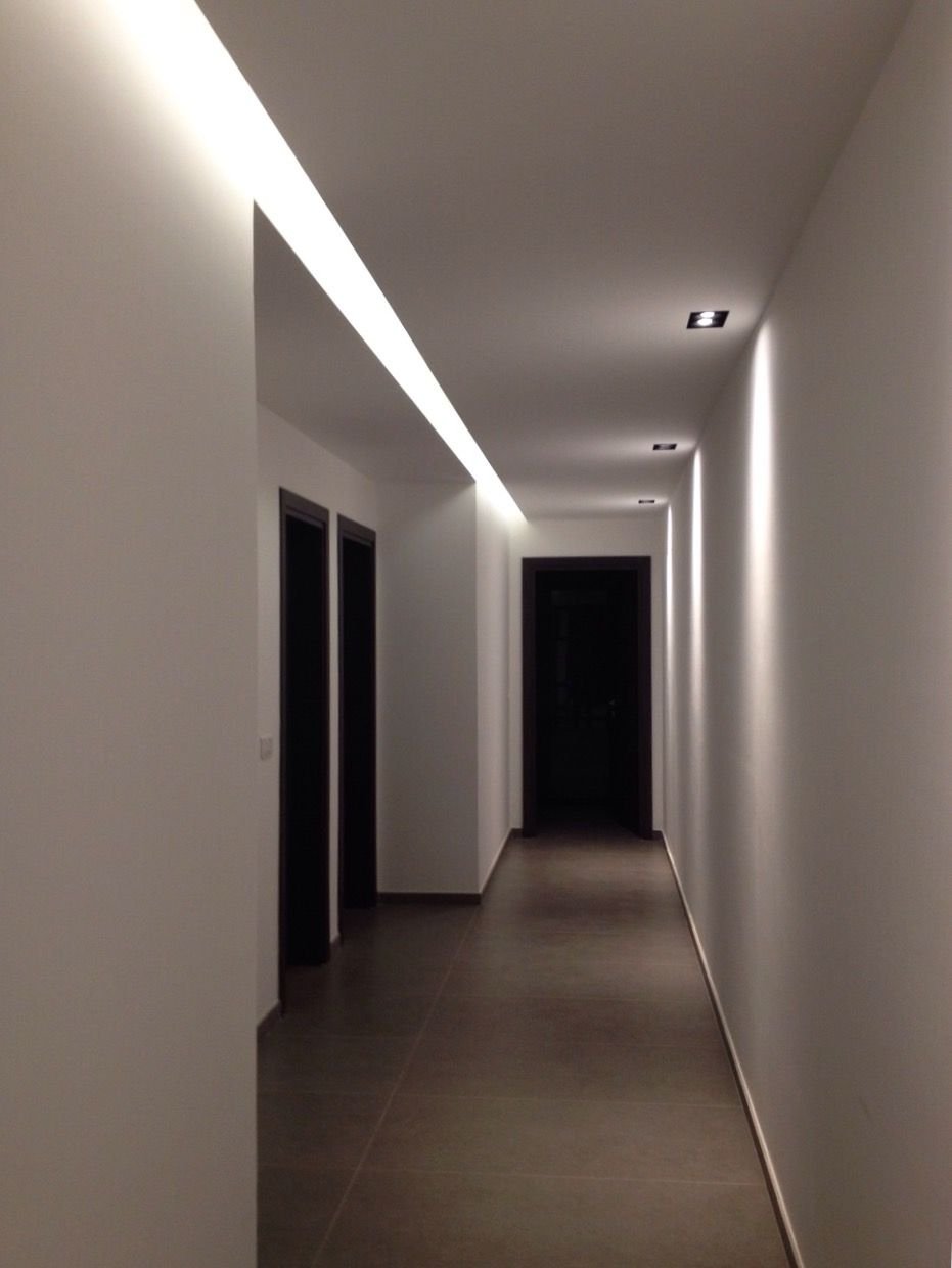 Потолок в прихожей с подсветкой