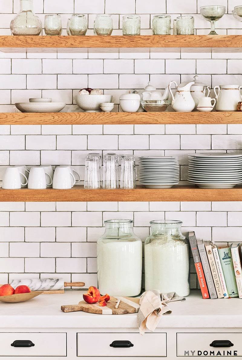 Декоративная полочка для специй